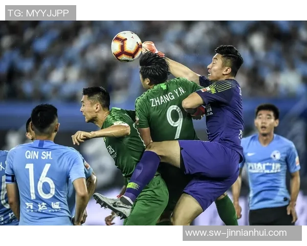 中超精彩对决大连一方迎战武汉卓尔期待激情四溢的足球盛宴