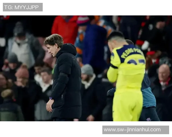 天空:热刺会给弗兰克时刻,来处理球队当下的问题 天空:热刺会给弗兰克时刻,来处理球队当下的问题